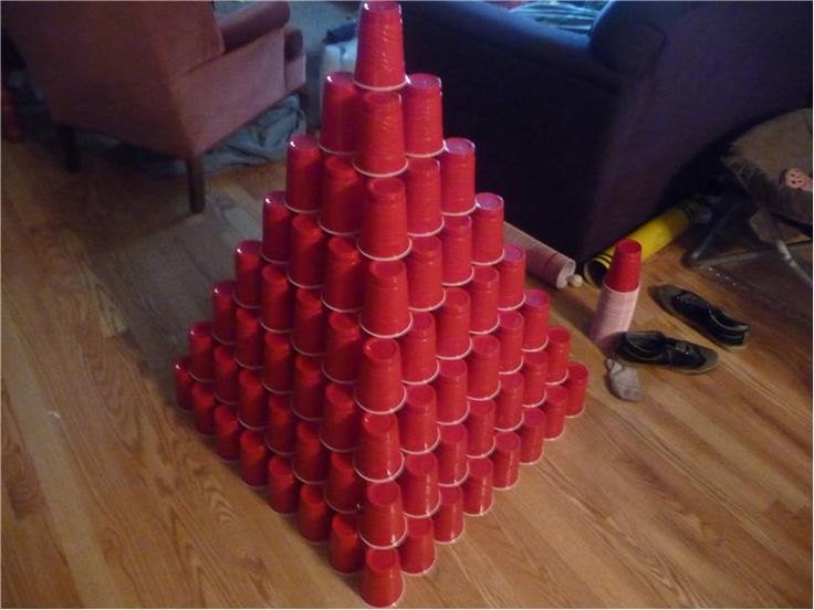 Can Pyramid Smash